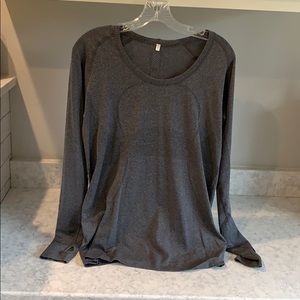 Lulu Grey Long sleeve athletic top